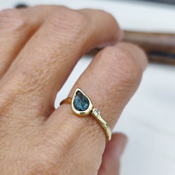 Gold ring. 14 Karat yellow gold with a Green Tourmaline and small Diamond. - Picture 11 of 14